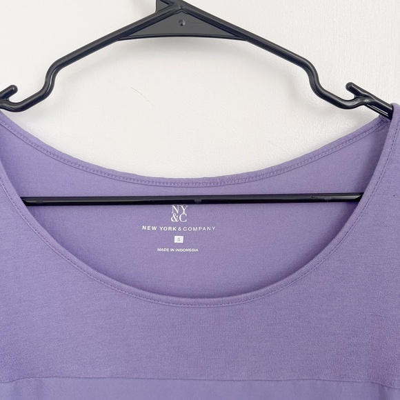 Purple Shirt Size Small Woman Rayon Polyester Roll Tab Sleeve - Picture 2 of 4